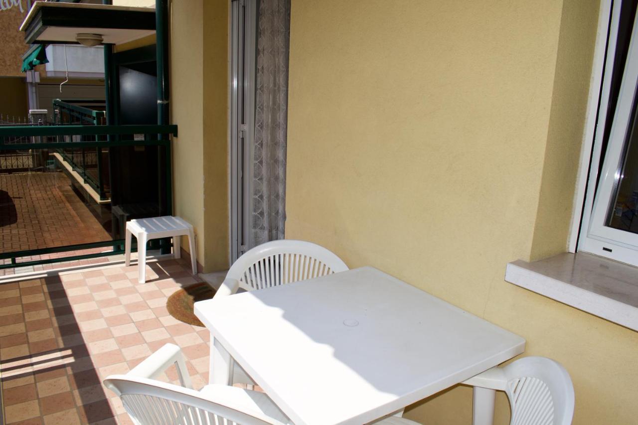 App4Rent - Villa Mimosa - Family Apartment Lido di Jesolo Exteriör bild