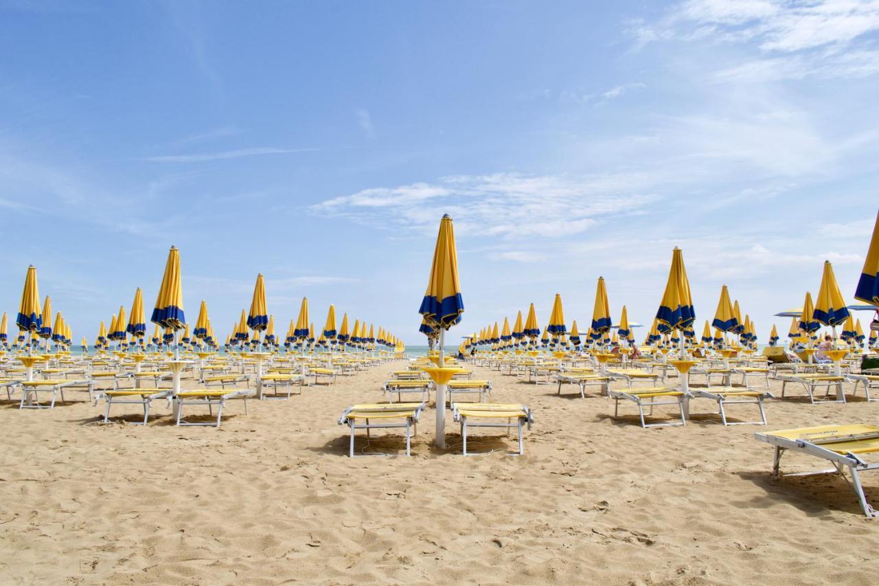 App4Rent - Villa Mimosa - Family Apartment Lido di Jesolo Exteriör bild
